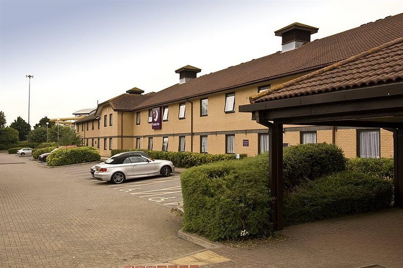 Premier Inn Basingstoke West Eksteriør billede
