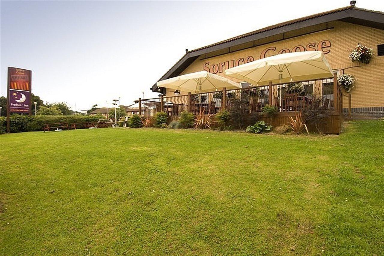 Premier Inn Basingstoke West Eksteriør billede