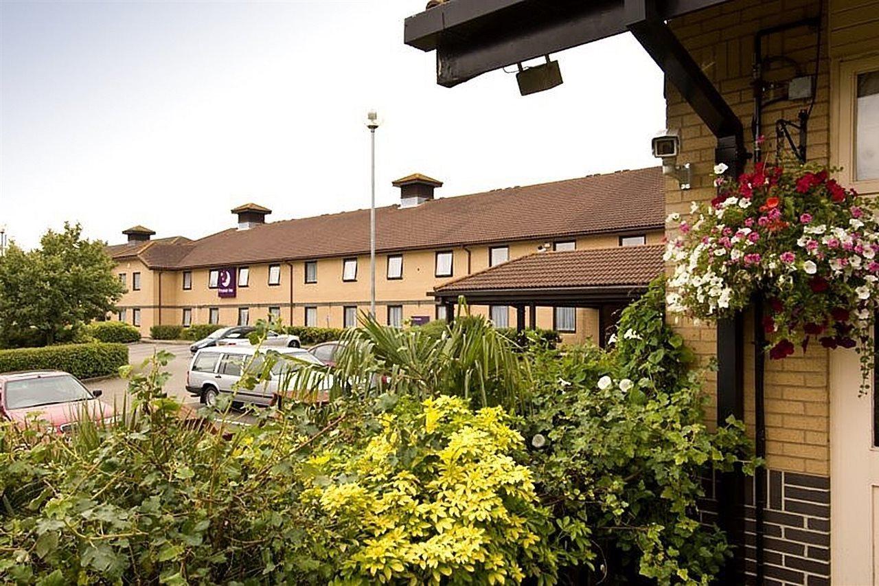 Premier Inn Basingstoke West Eksteriør billede