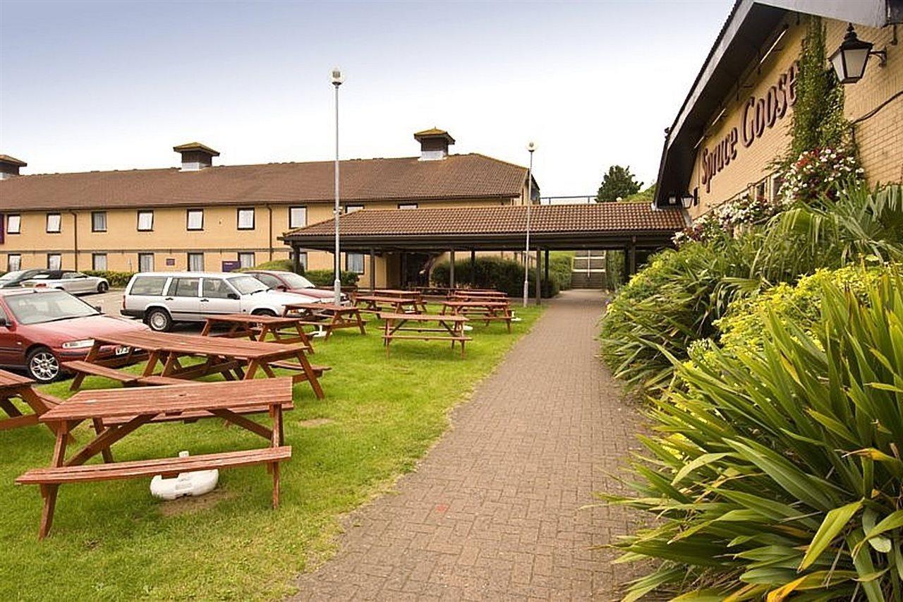 Premier Inn Basingstoke West Eksteriør billede