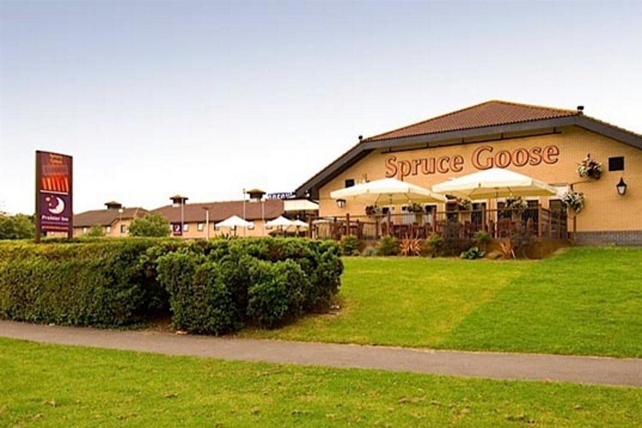 Premier Inn Basingstoke West Eksteriør billede