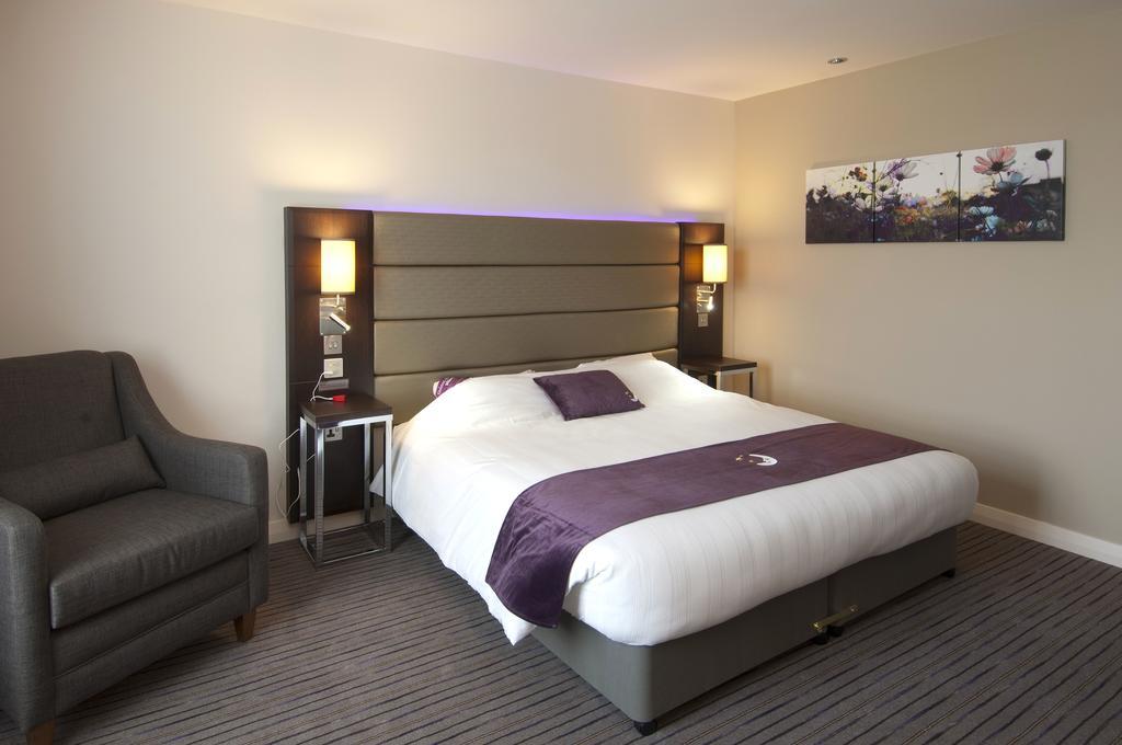 Premier Inn Basingstoke West Eksteriør billede