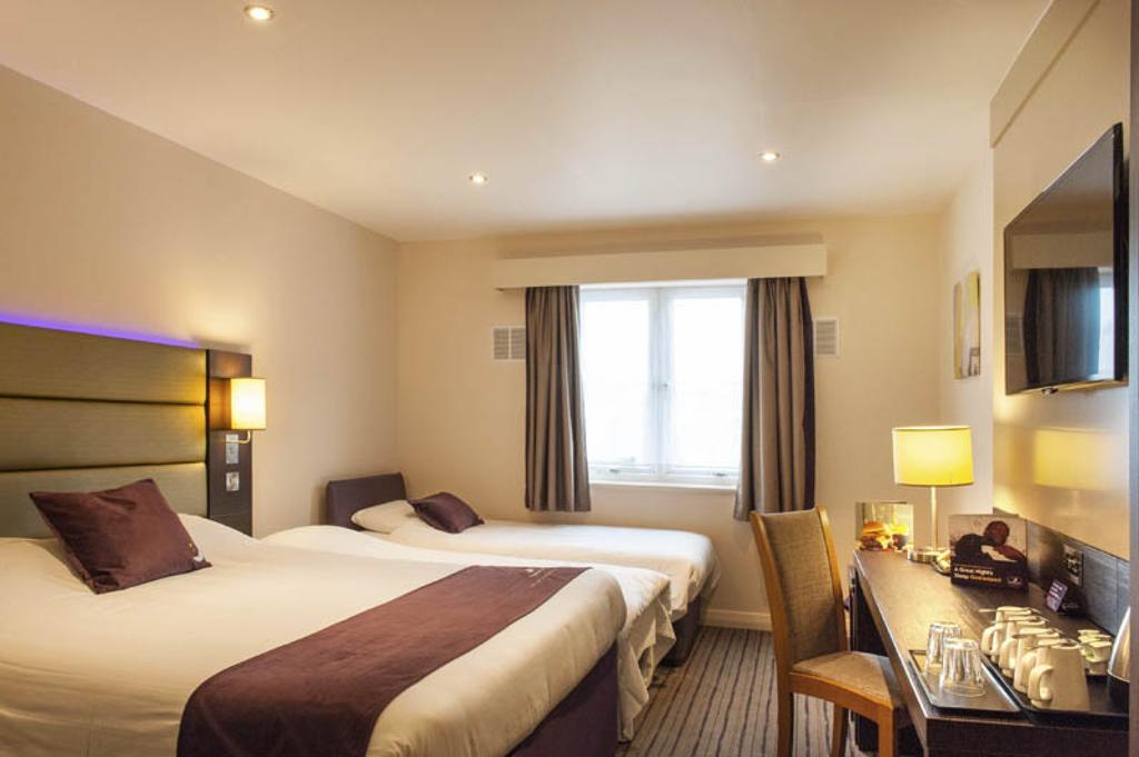 Premier Inn Basingstoke West Eksteriør billede