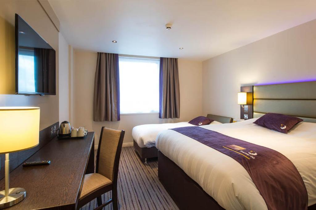 Premier Inn Basingstoke West Eksteriør billede