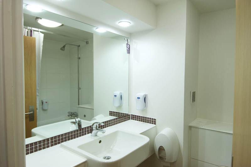 Premier Inn Basingstoke West Eksteriør billede